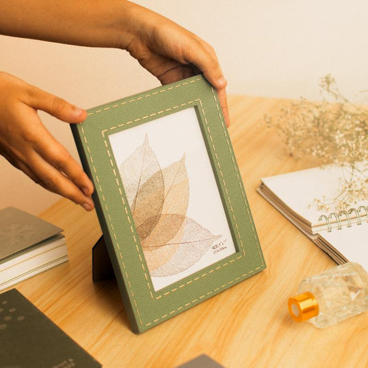 Green Essence Display Photo Frame